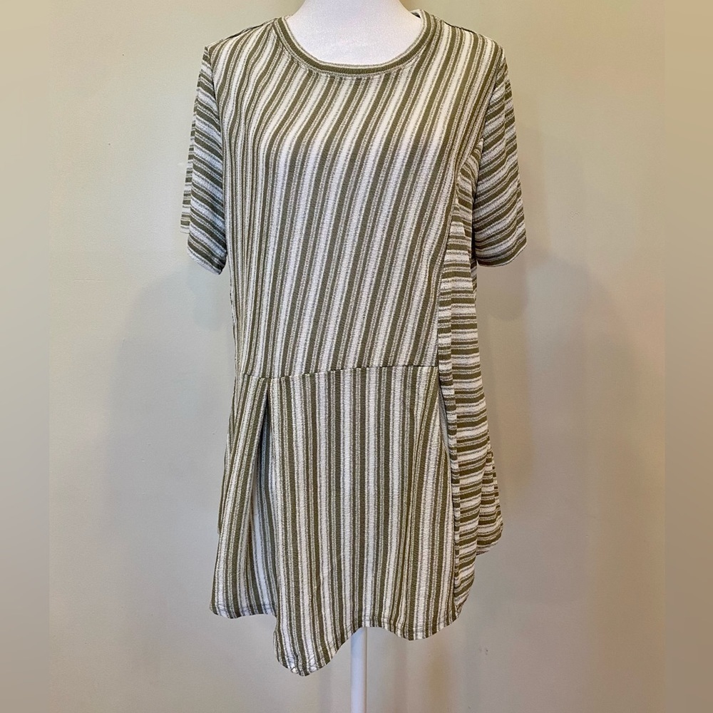 DG2 By Diane Gilman Fit and Flare Blouse Size L
